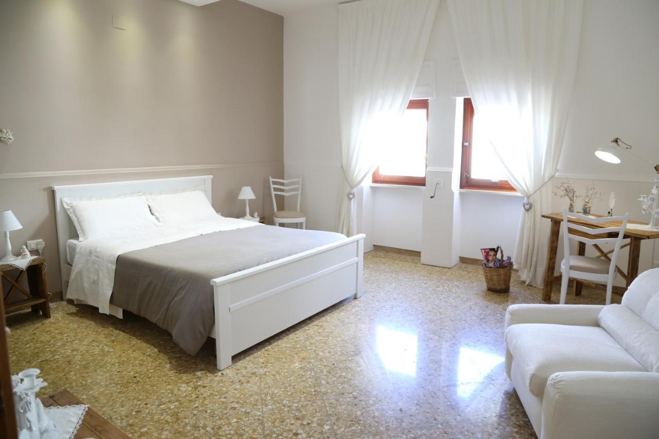Bed and Breakfast Viro House Squinzano Экстерьер фото